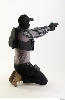 Andrew Elliott Kneeling Shooting kneeling shooting whole body 0006.jpg